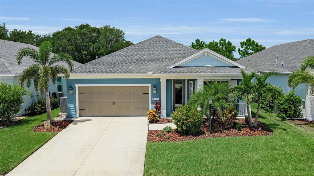 Photo of 3321 Woodmont Drive, Parrish, FL 34219 (MLS # A4702544)