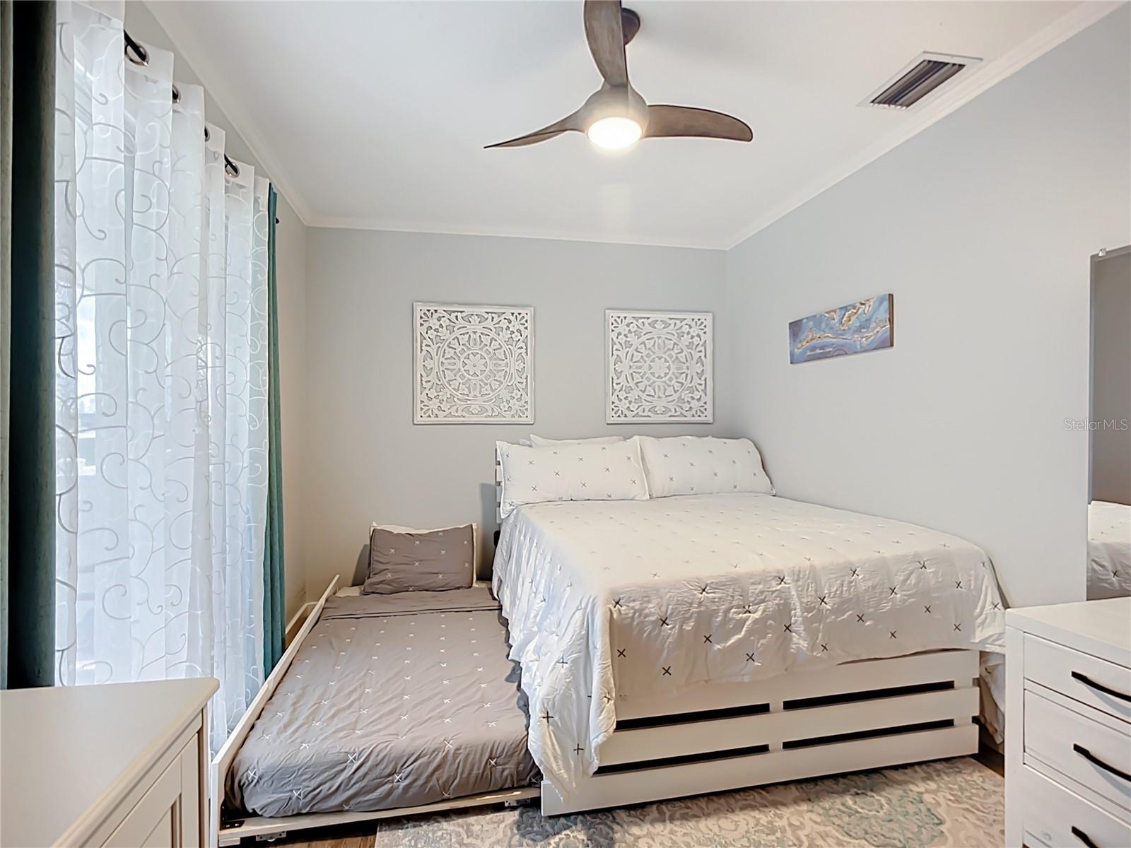 ISLAND IN THE SUN - Residential