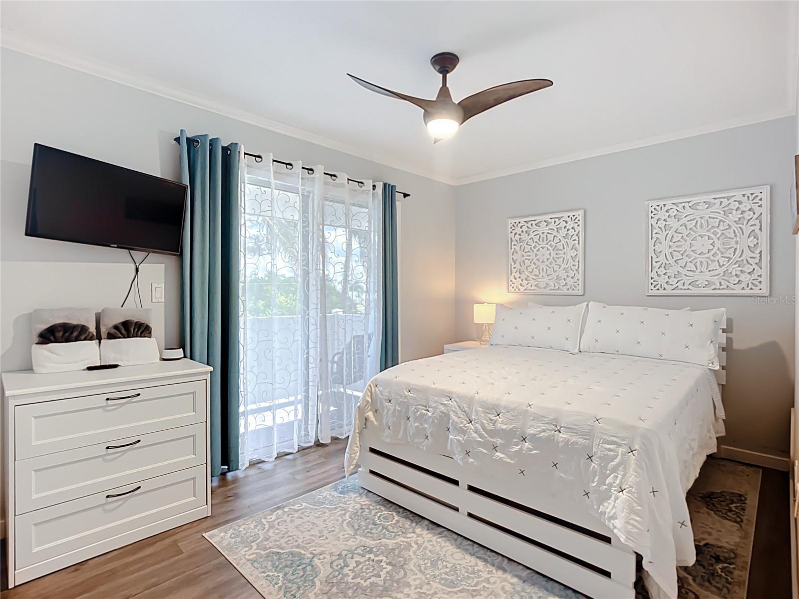 ISLAND IN THE SUN - Residential