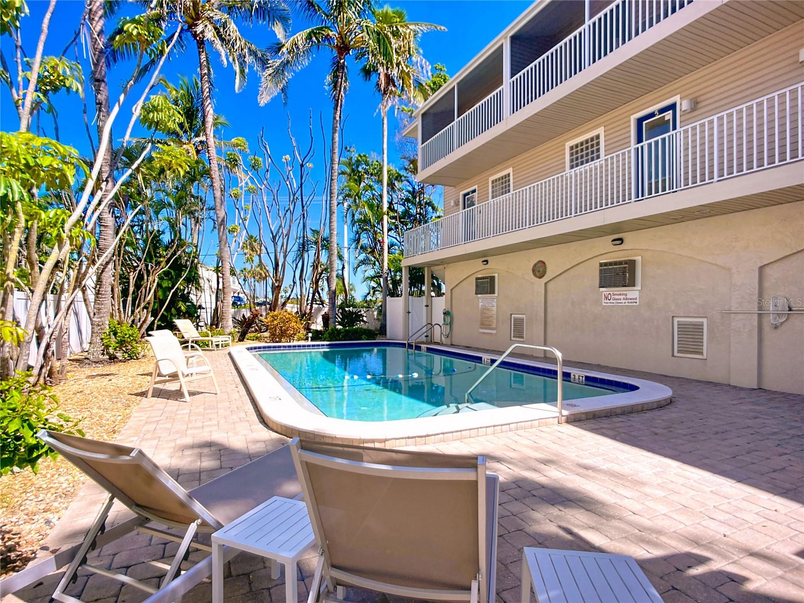 ISLAND IN THE SUN - Residential