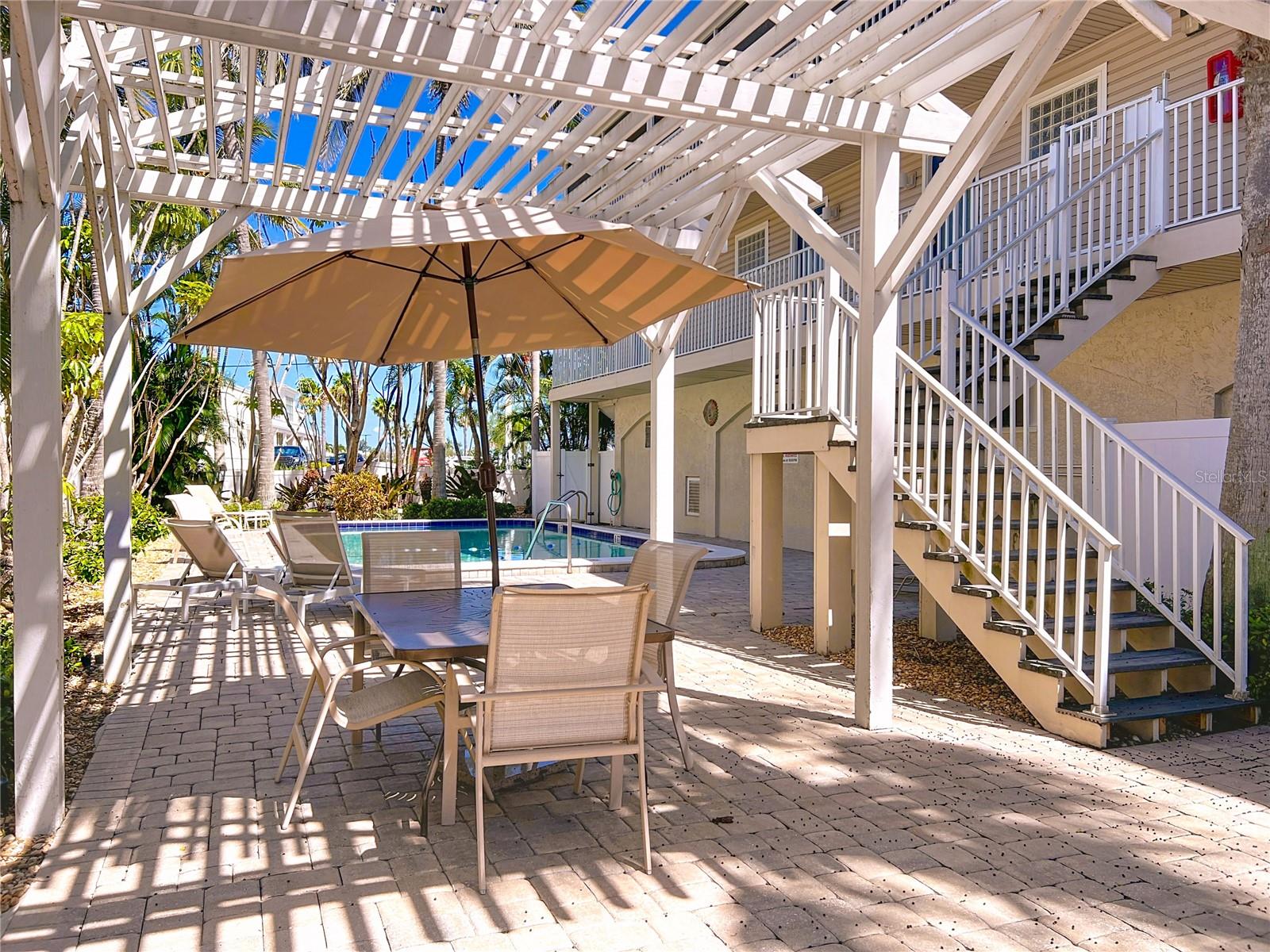 ISLAND IN THE SUN - Residential