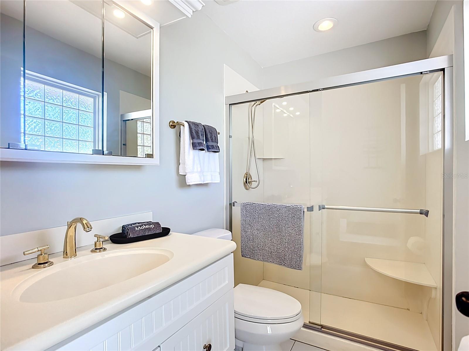 ISLAND IN THE SUN - Residential