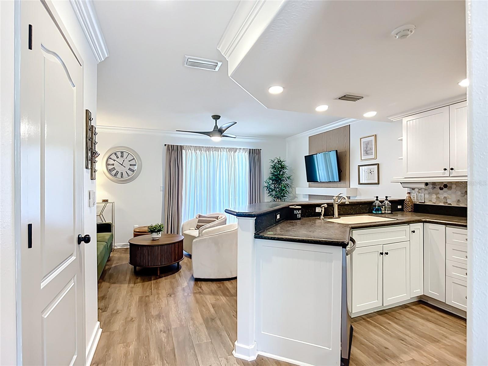 ISLAND IN THE SUN - Residential