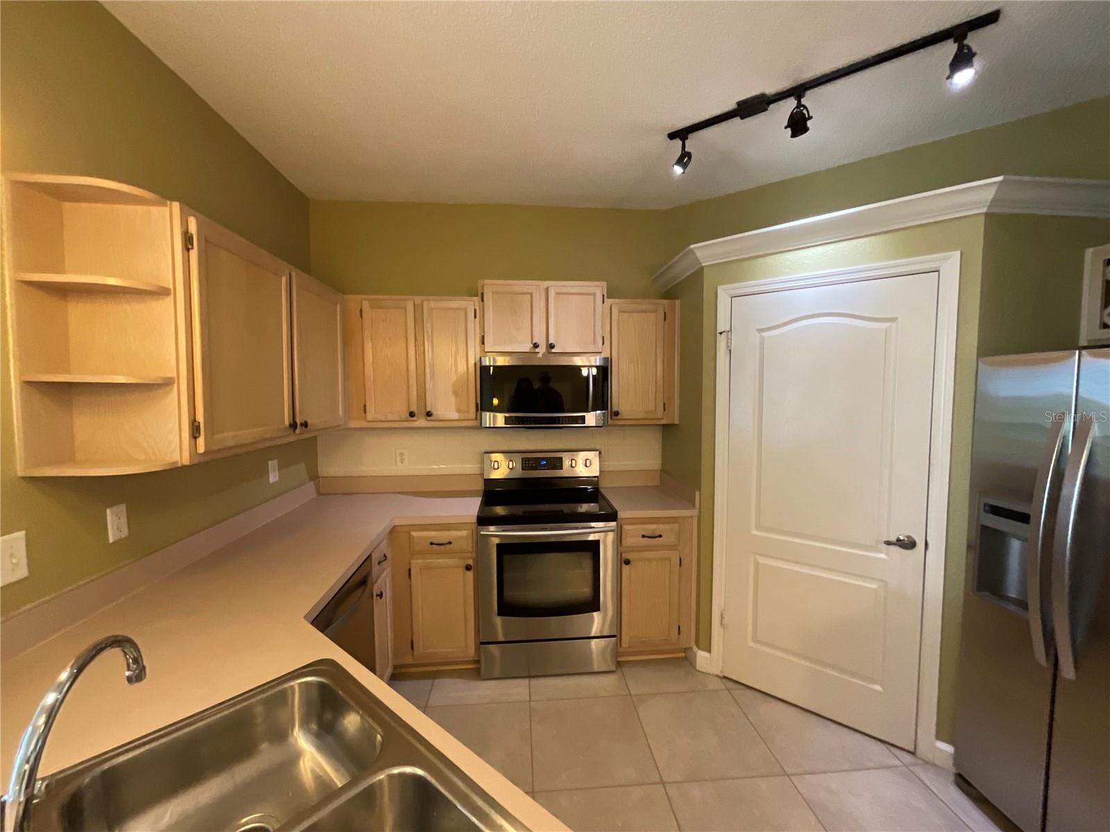 ISLAND PLACE A CONDO - Residential