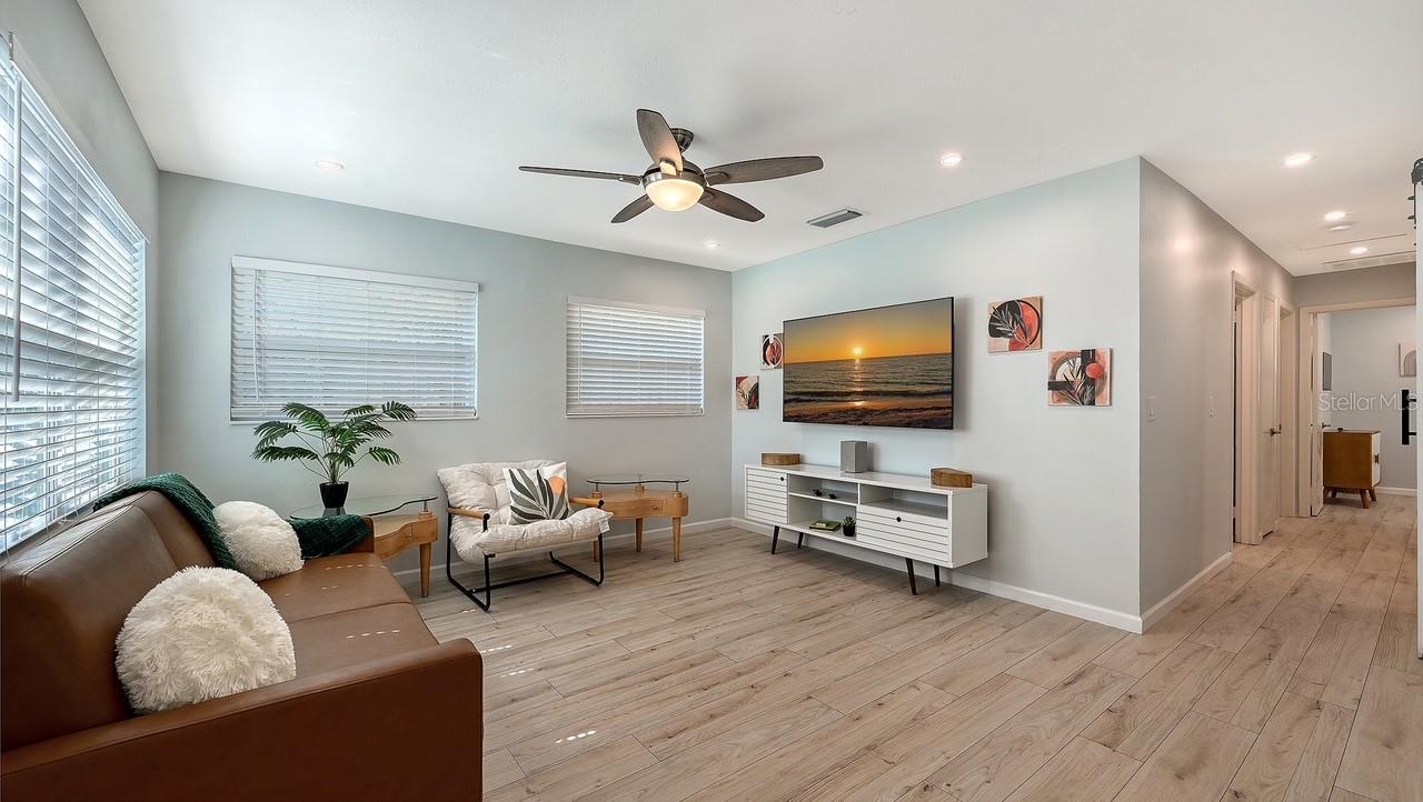 2533 WALDEMERE STREET