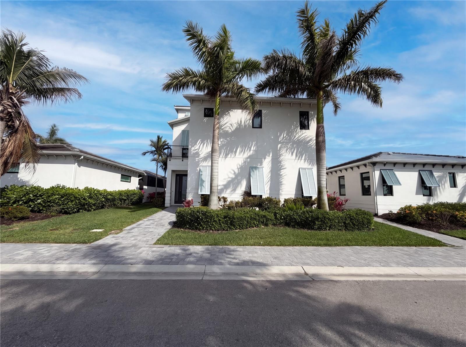 AQUA LAGOON - Residential
