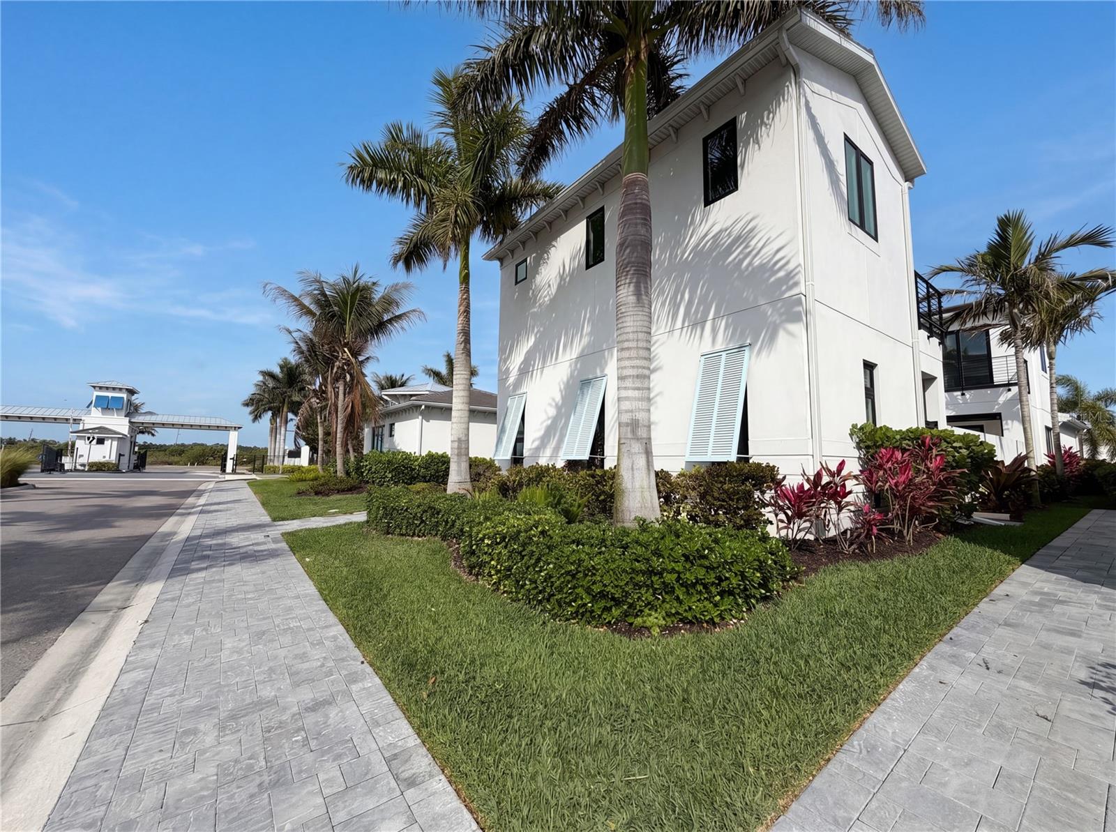 AQUA LAGOON - Residential