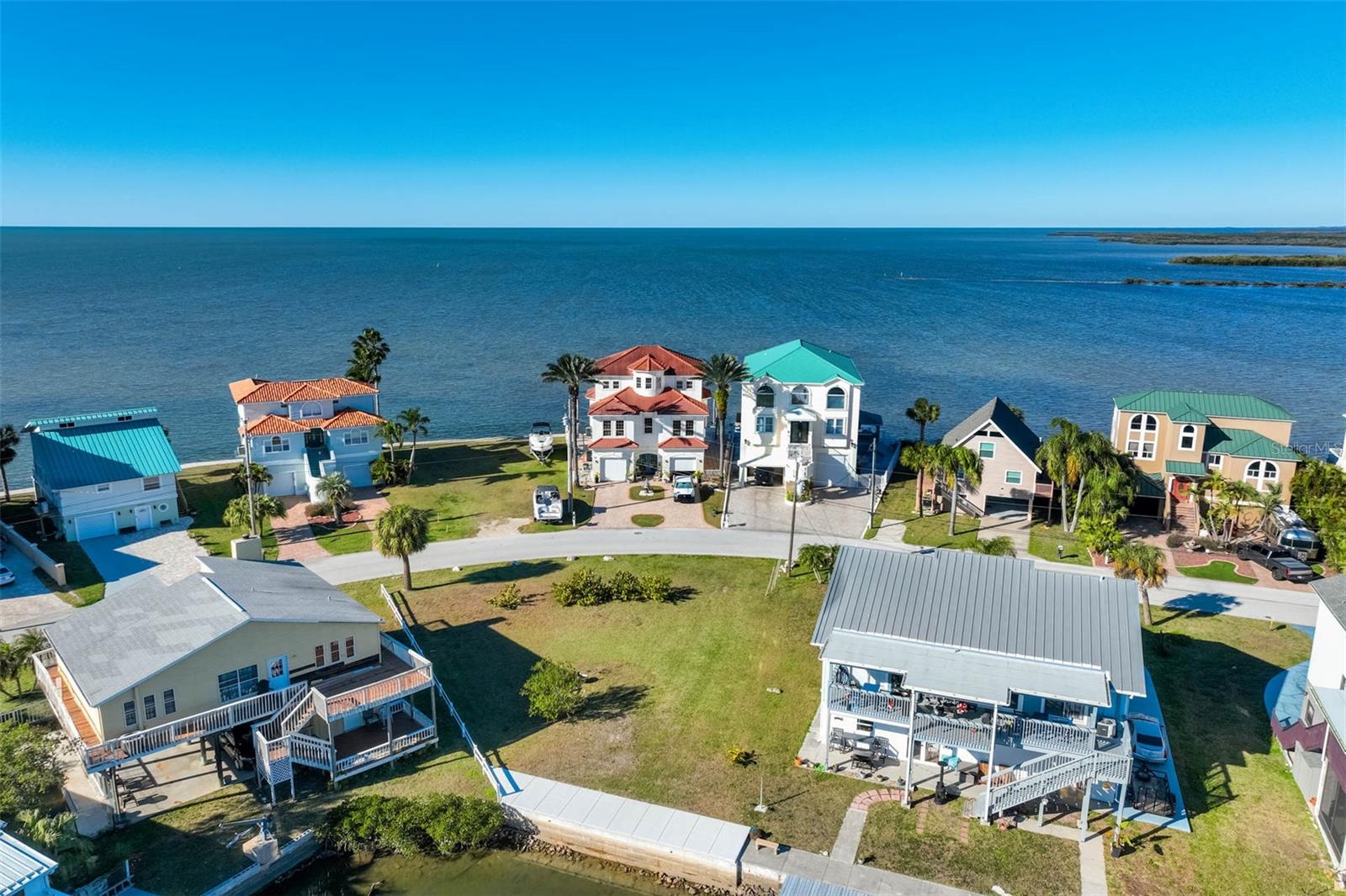 DRIFTWOOD ISLES - Land