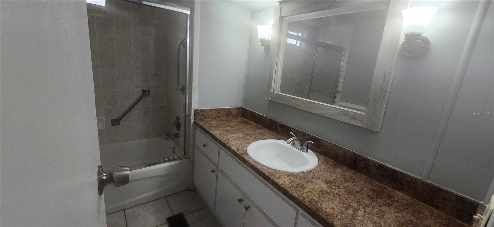 SENATE MANOR UNREC - Residential