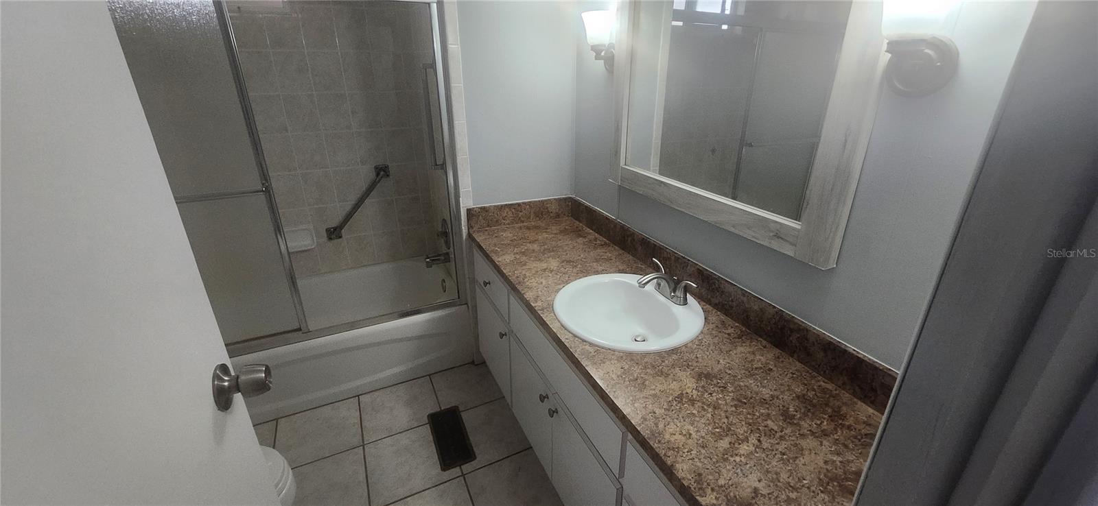 SENATE MANOR UNREC - Residential