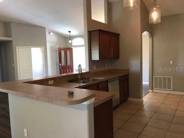 CLERMONT COLLEGE PARK PH 02B LT 181 PB - Residential Lease