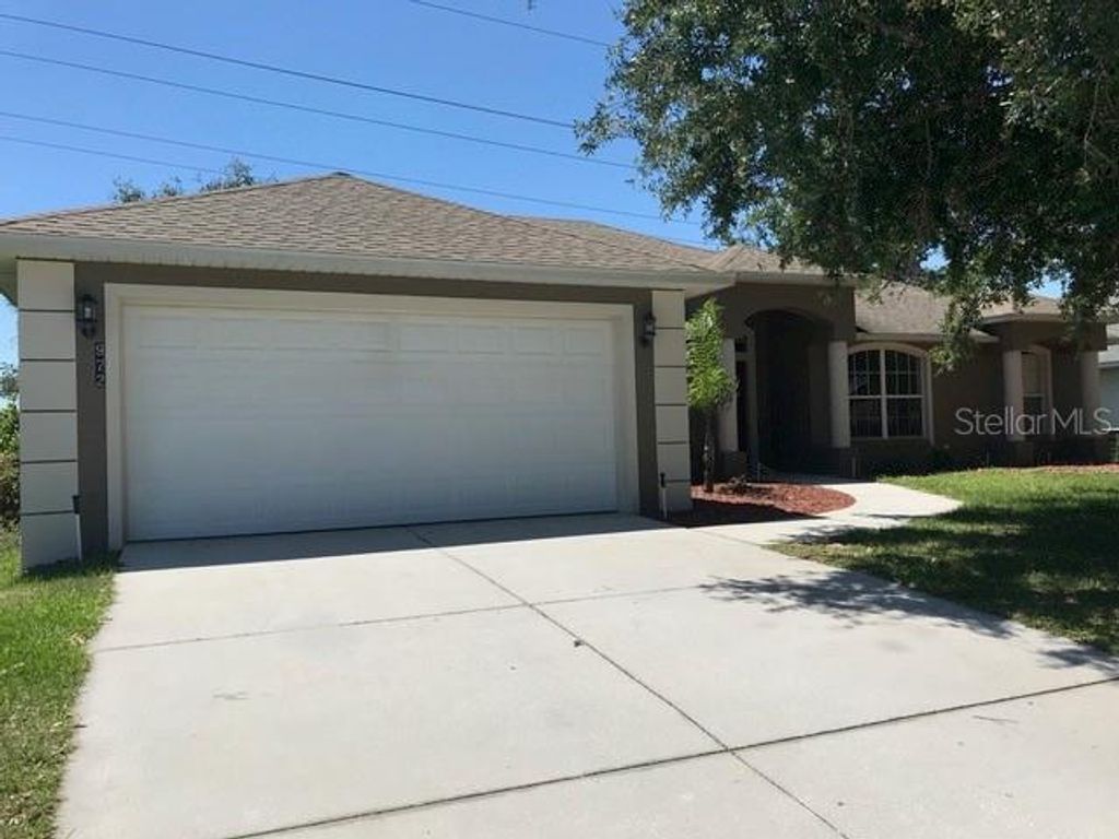 Photo of 972 Cornell Avenue, Clermont, FL 34711 (MLS # O6392659)