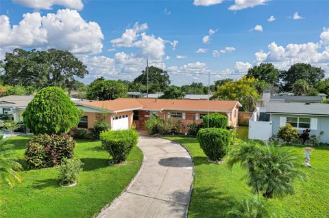 Photo of 840 Grey Oak Court, Orlando, FL 32809 (MLS # O6348924)