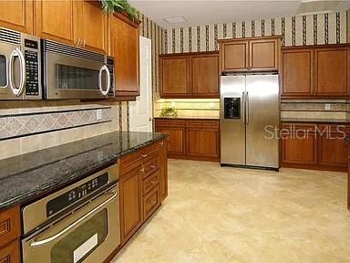 MIRAMAR LAGOONS AT LAKEWOOD RANCH II - Residential Lease