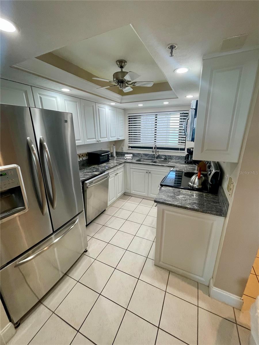 LIGHTHOUSE TOWERS CONDO - Residential Lease