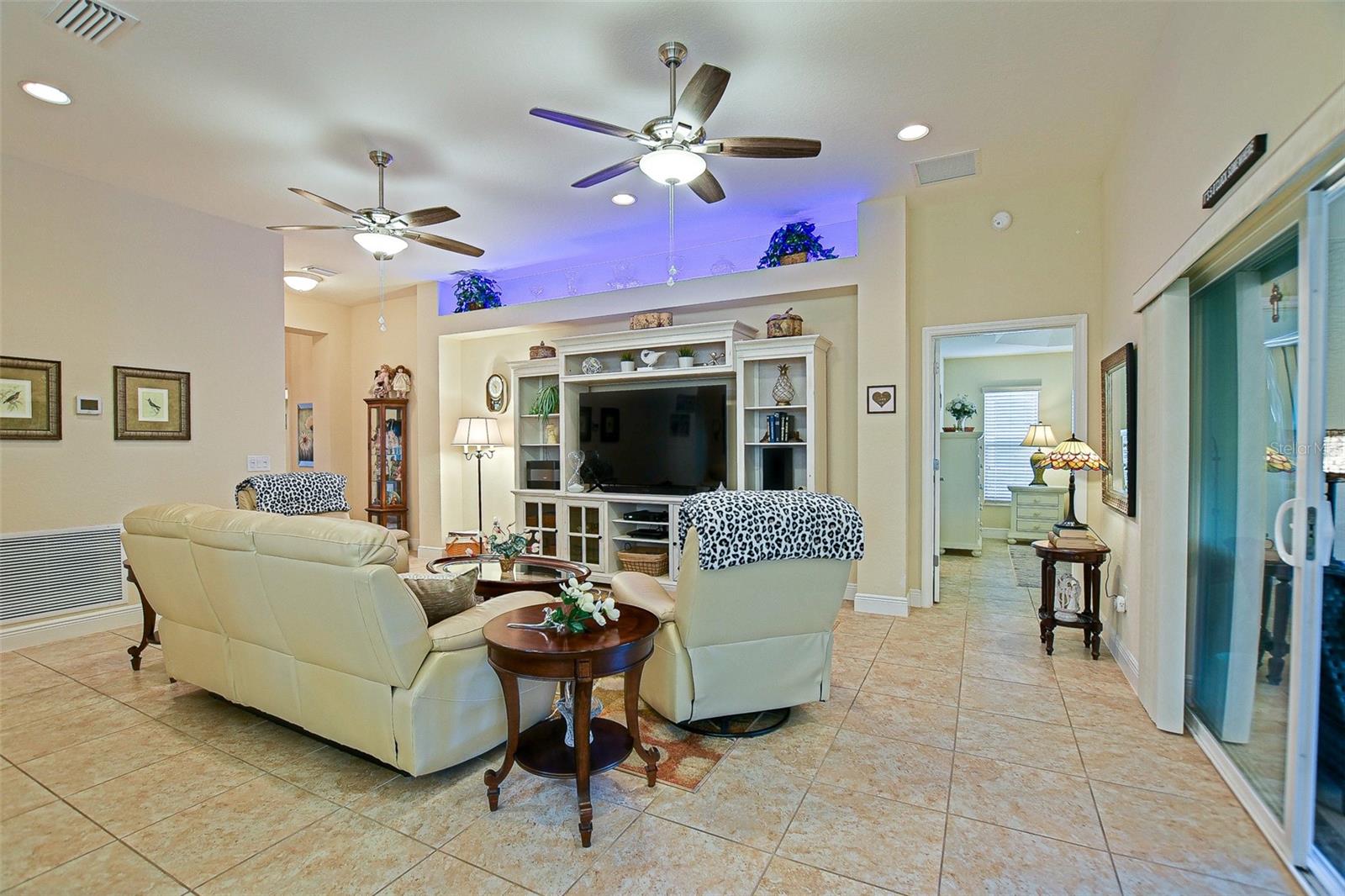 LAKESIDE LANDINGS - Residential