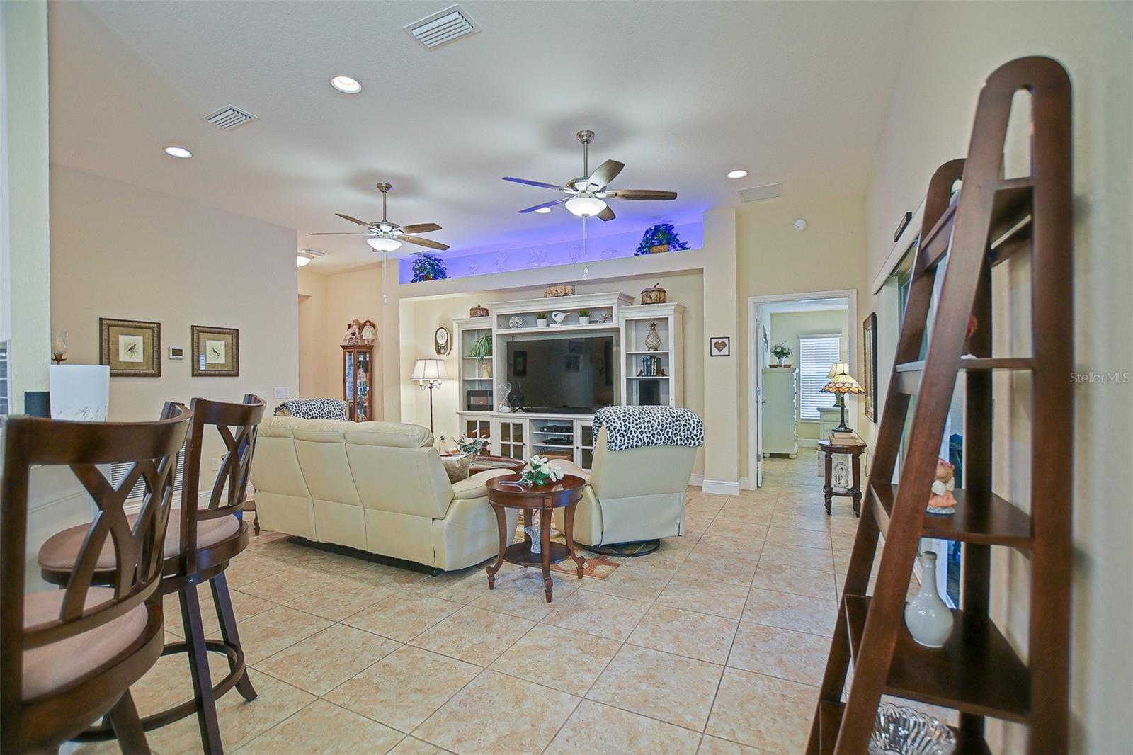 LAKESIDE LANDINGS - Residential