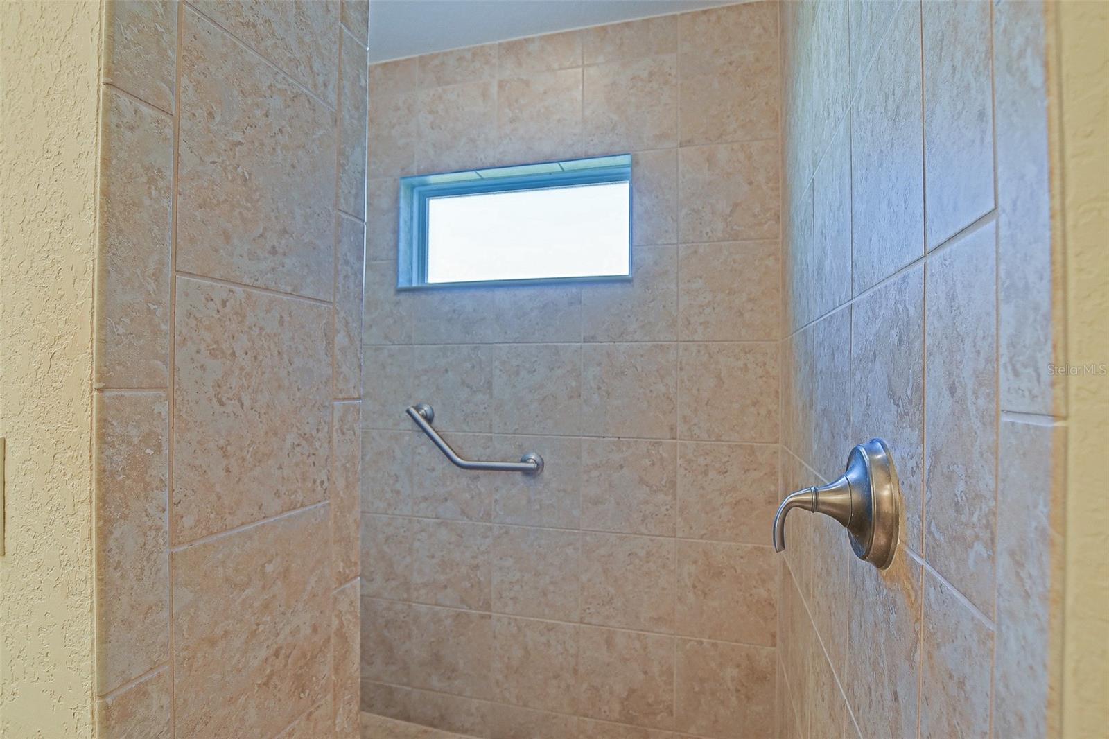 LAKESIDE LANDINGS - Residential