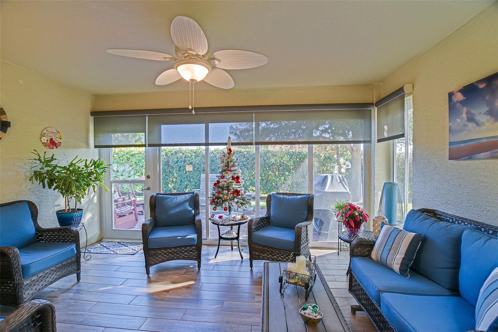 LAKESIDE LANDINGS - Residential