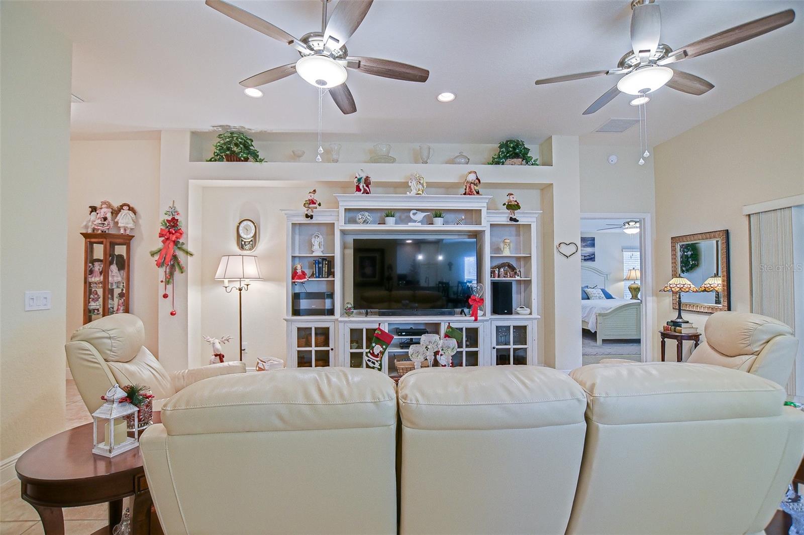 LAKESIDE LANDINGS - Residential