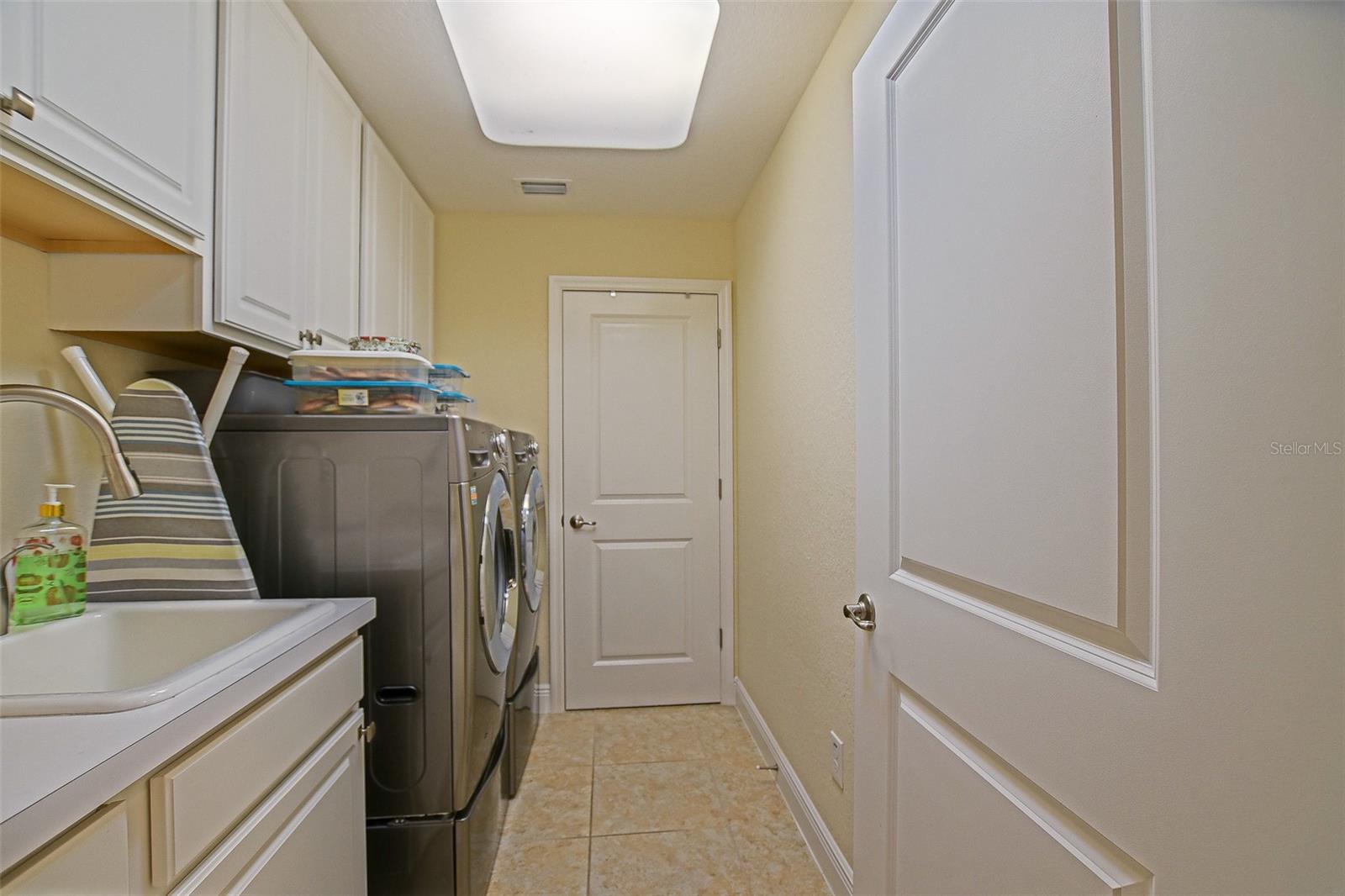 LAKESIDE LANDINGS - Residential