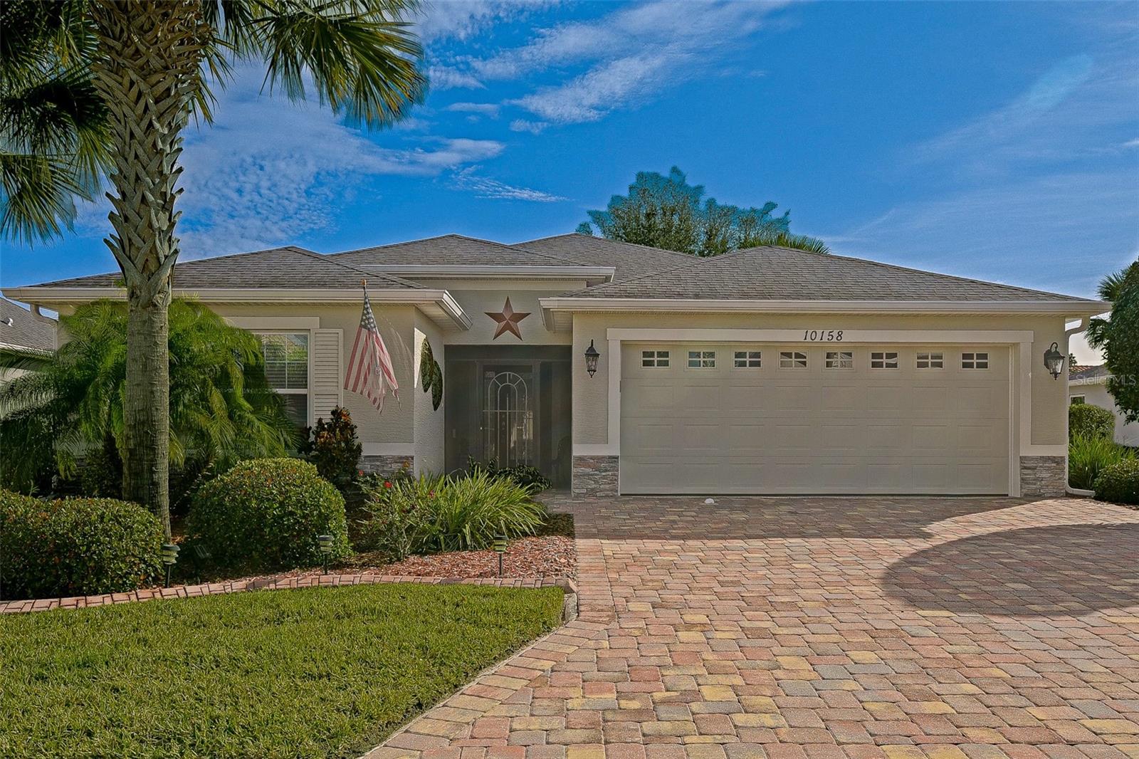 LAKESIDE LANDINGS - Residential