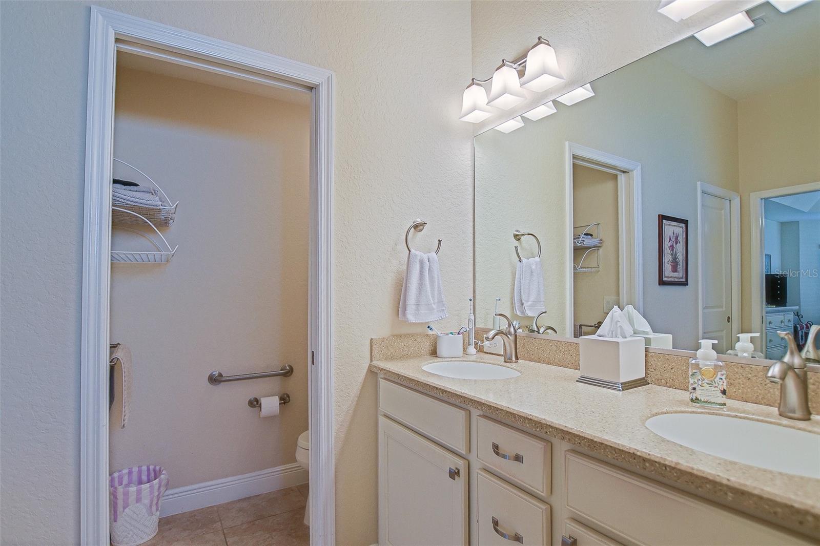 LAKESIDE LANDINGS - Residential