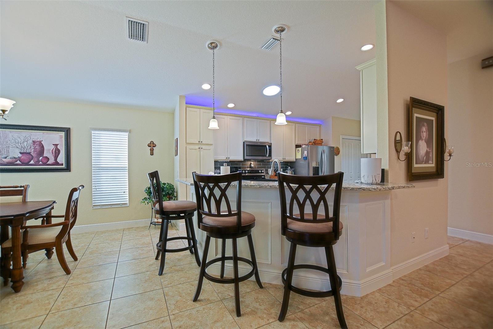 LAKESIDE LANDINGS - Residential