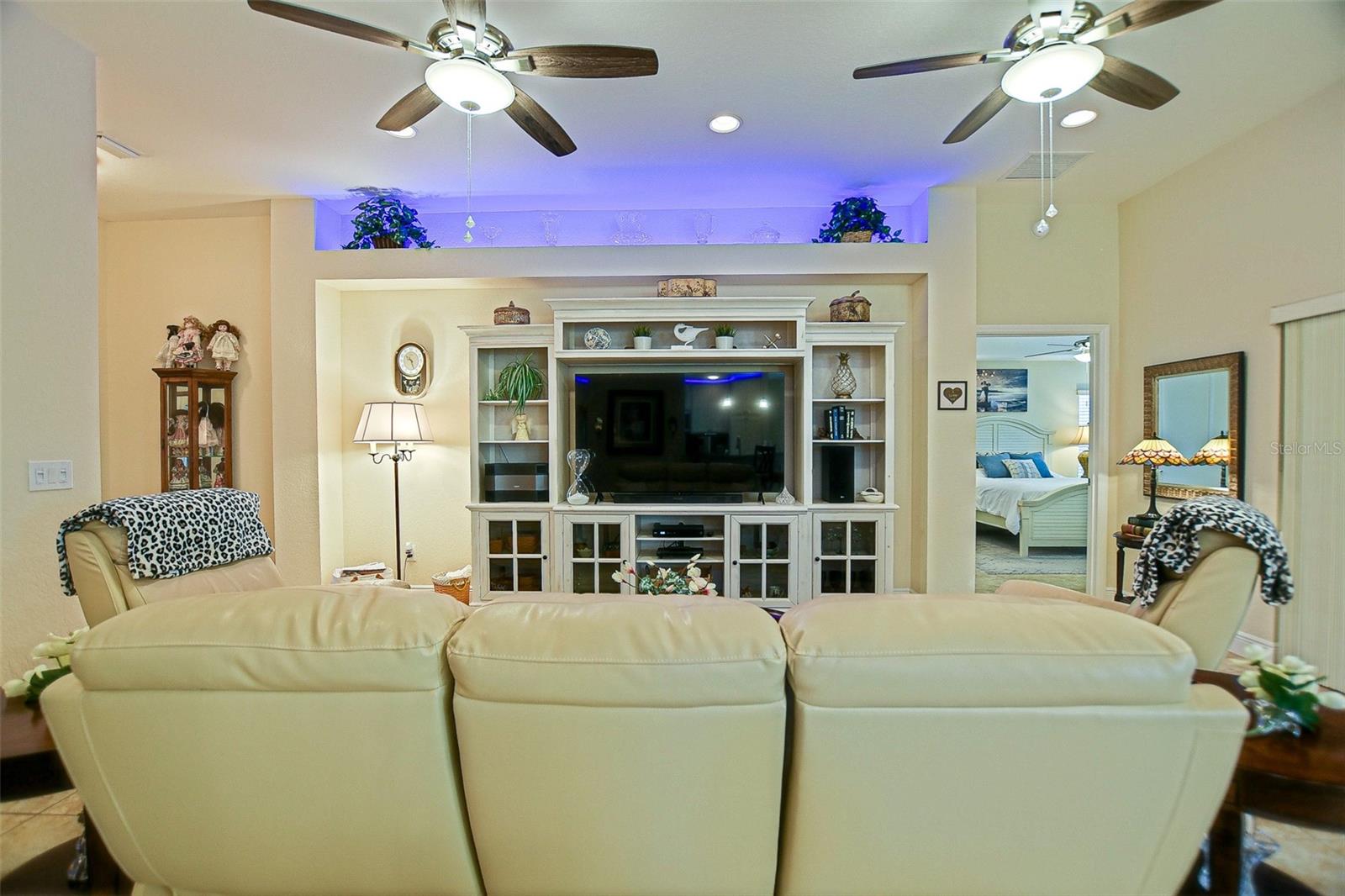 LAKESIDE LANDINGS - Residential