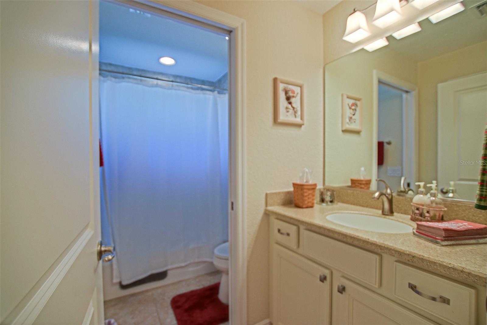 LAKESIDE LANDINGS - Residential