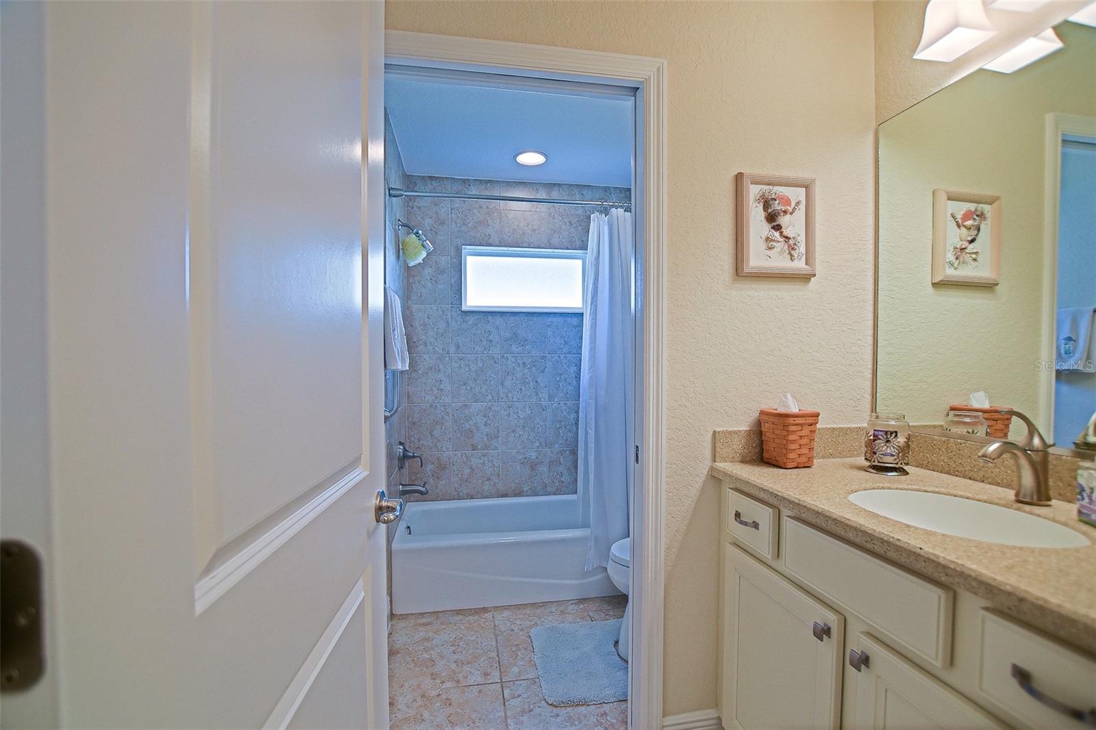 LAKESIDE LANDINGS - Residential