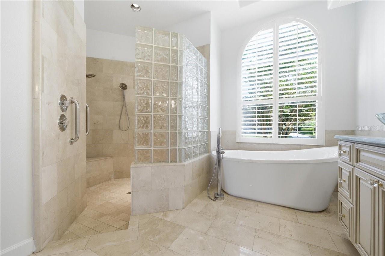 CHEVAL POLO & GOLF CL PHAS - Residential