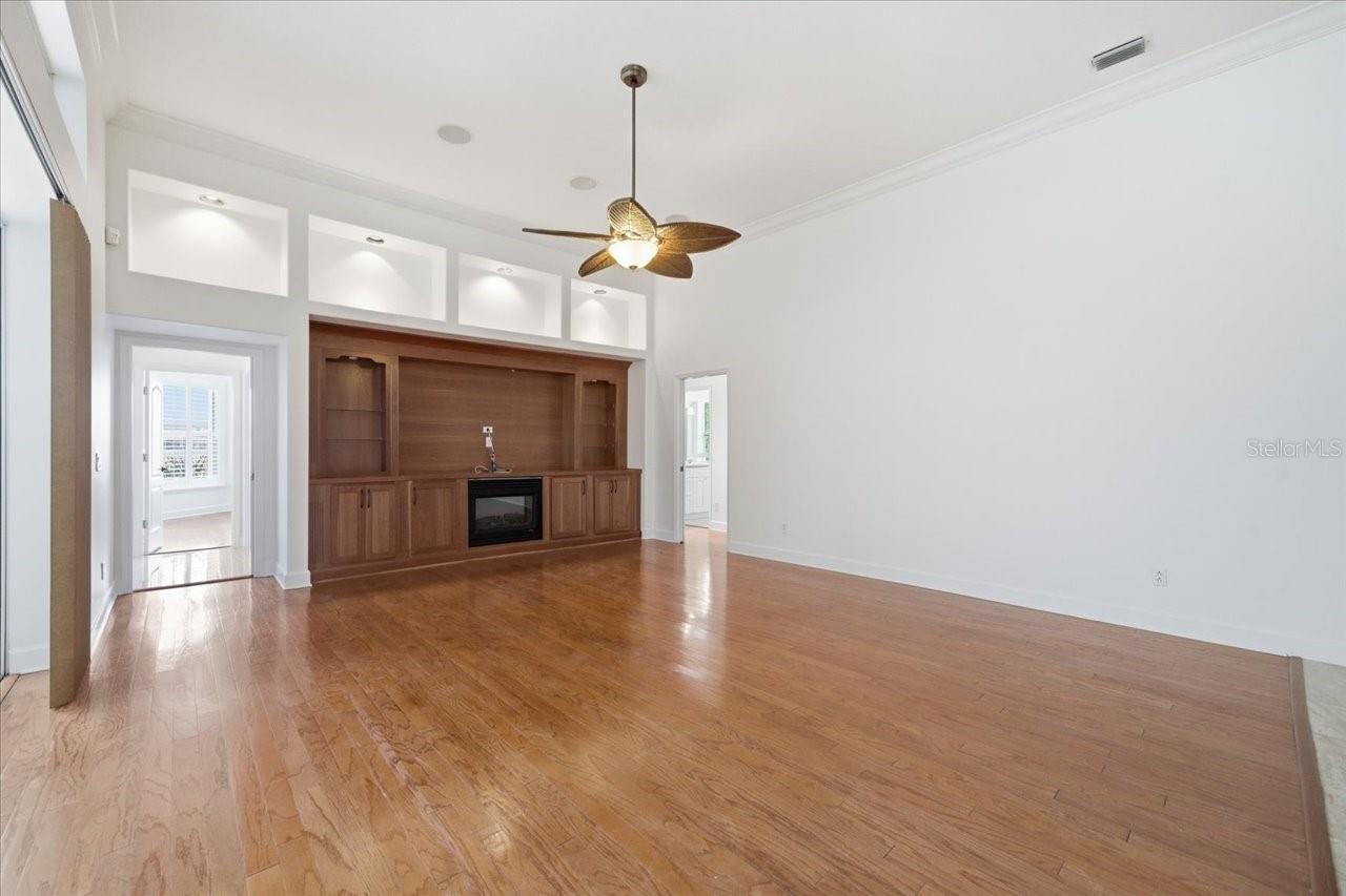 CHEVAL POLO & GOLF CL PHAS - Residential