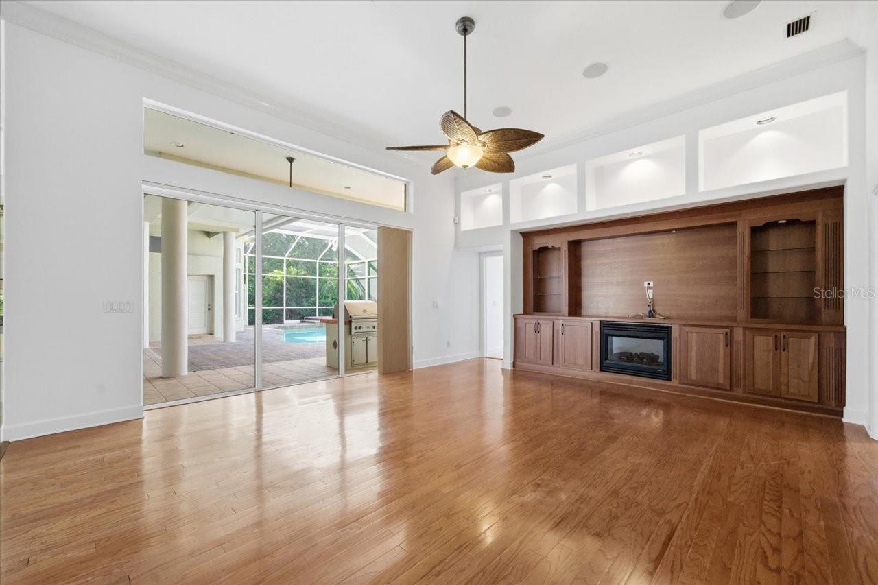 CHEVAL POLO & GOLF CL PHAS - Residential