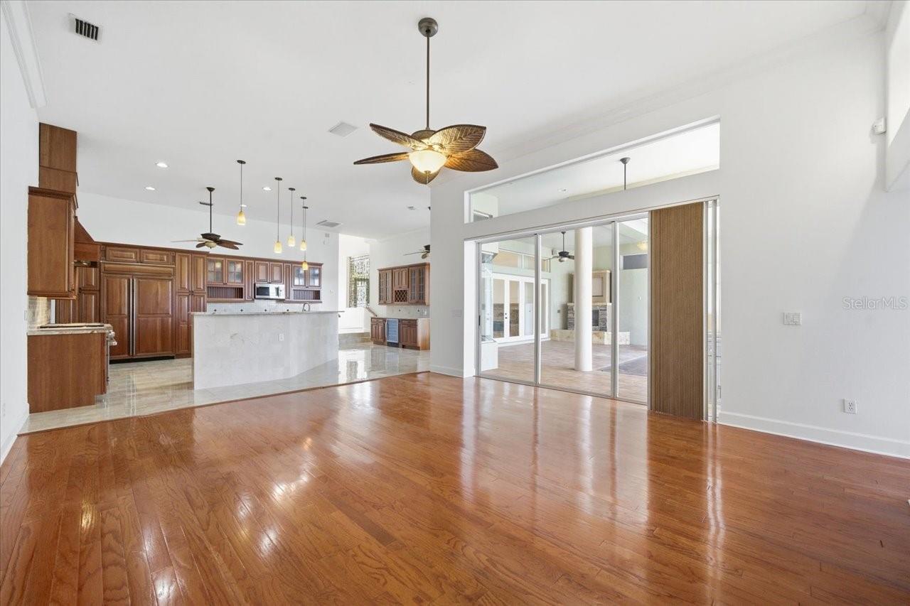 CHEVAL POLO & GOLF CL PHAS - Residential