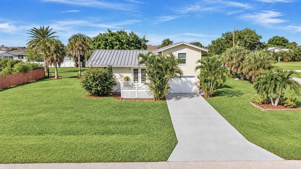2835 WISTERIA PL, PUNTA GORDA, FL 33950 - Image 95dc69dc0fa59bcb77c9ecc95a3a11df/110215090