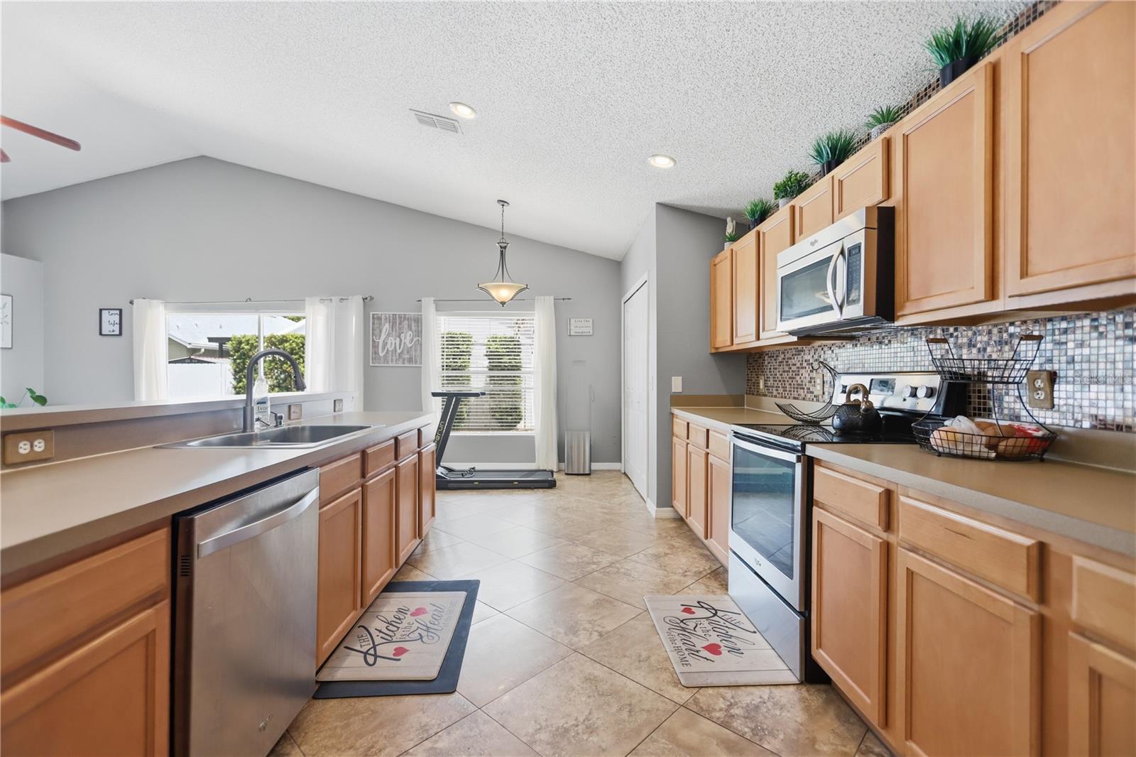 BLUE SPRINGS VILLAS - Residential