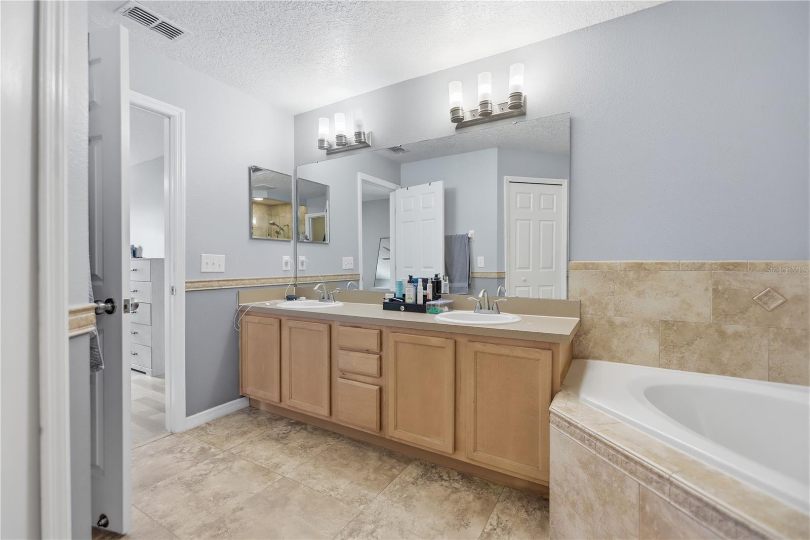 BLUE SPRINGS VILLAS - Residential