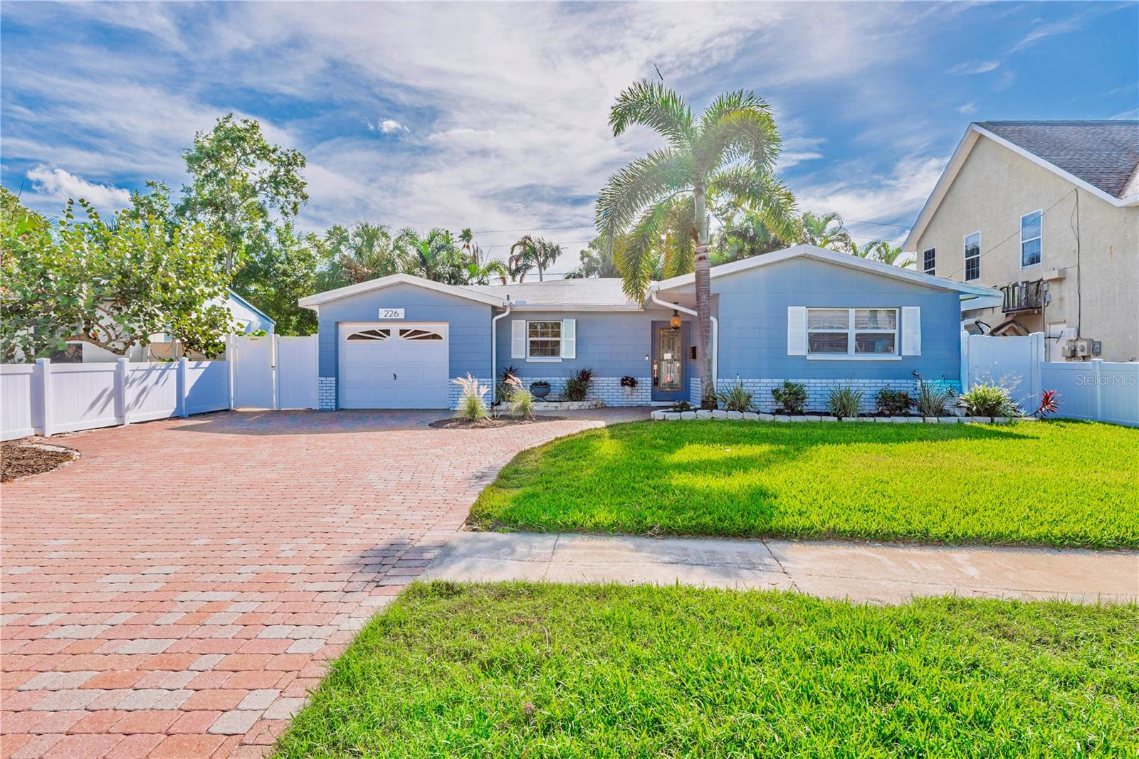 RIO VISTA - Residential