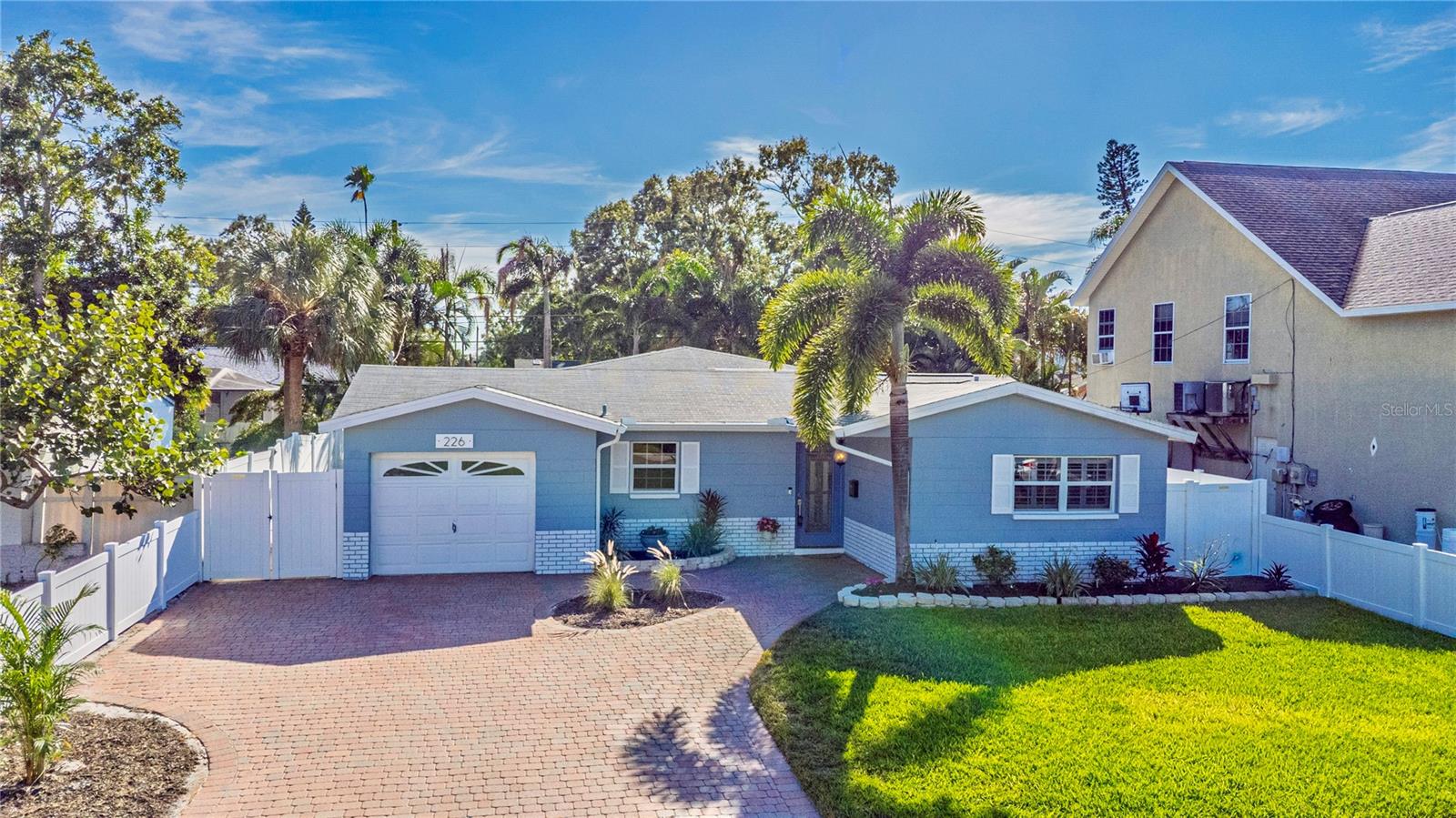 RIO VISTA - Residential