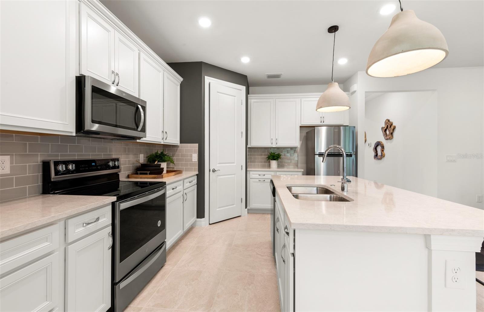 3458 - STRAND AT CEDAR GROVE - Residential