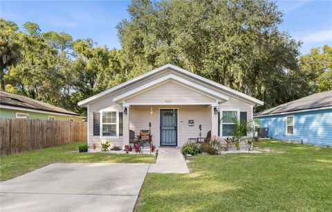 Photo of 1322 NE 1st Avenue, Gainesville, FL 32641 (MLS # GC534726)