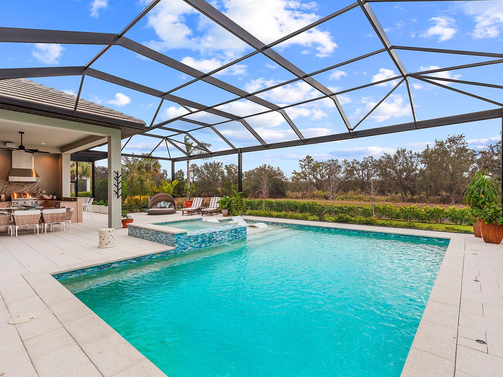 FOUNDERS CLUB - Residential