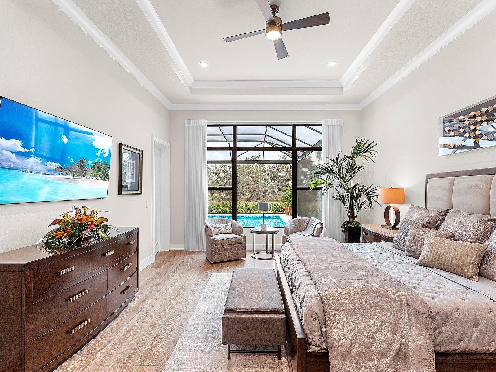 FOUNDERS CLUB - Residential