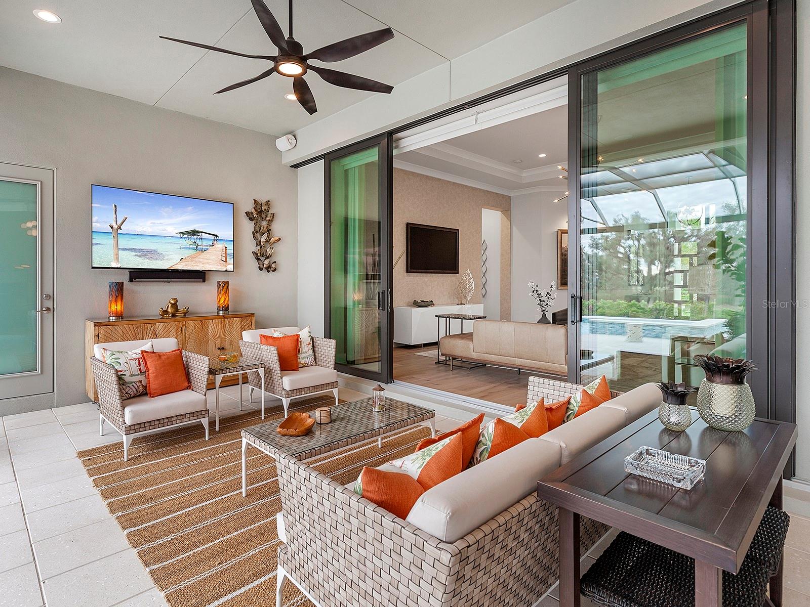 FOUNDERS CLUB - Residential