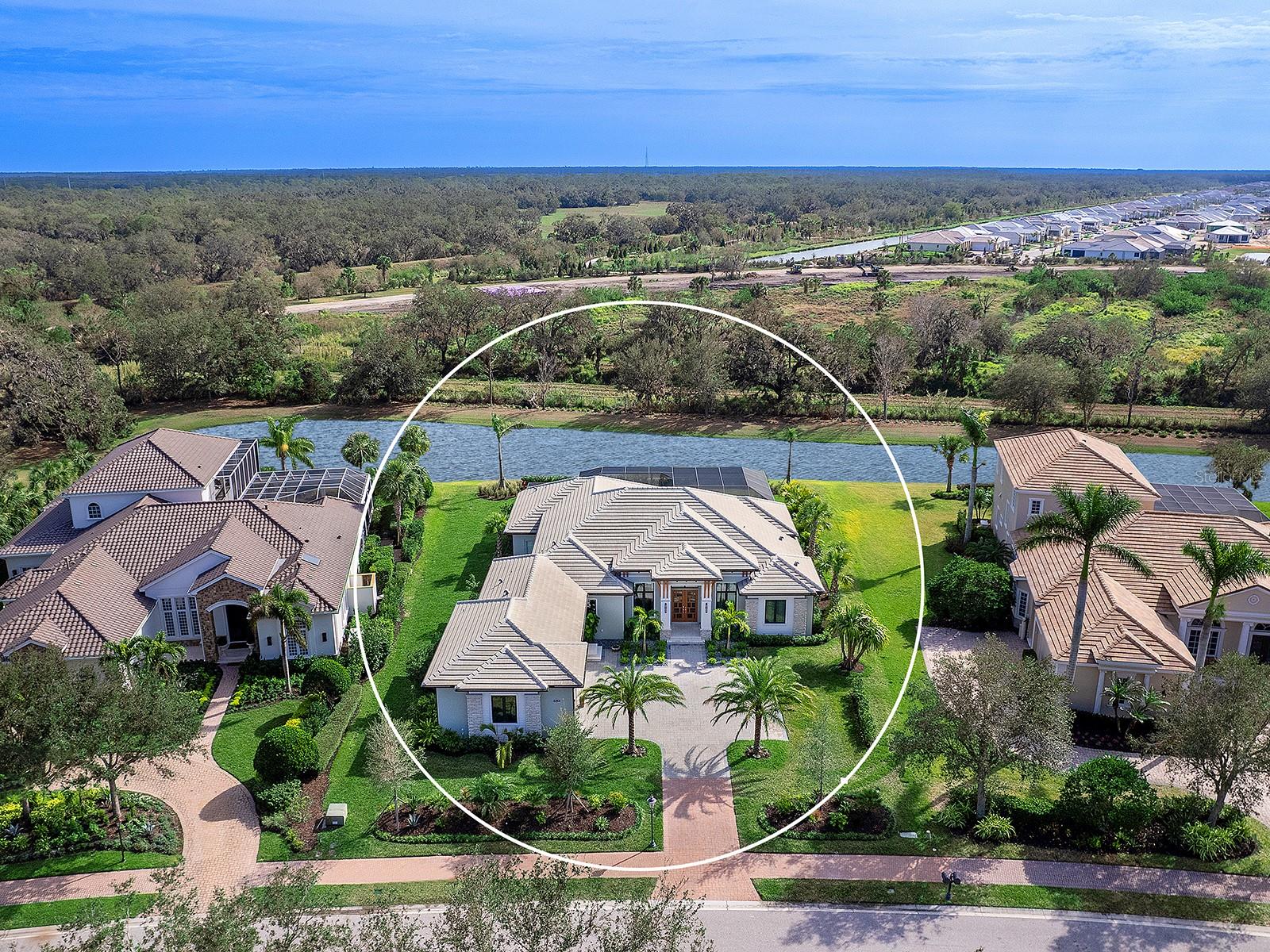 FOUNDERS CLUB - Residential