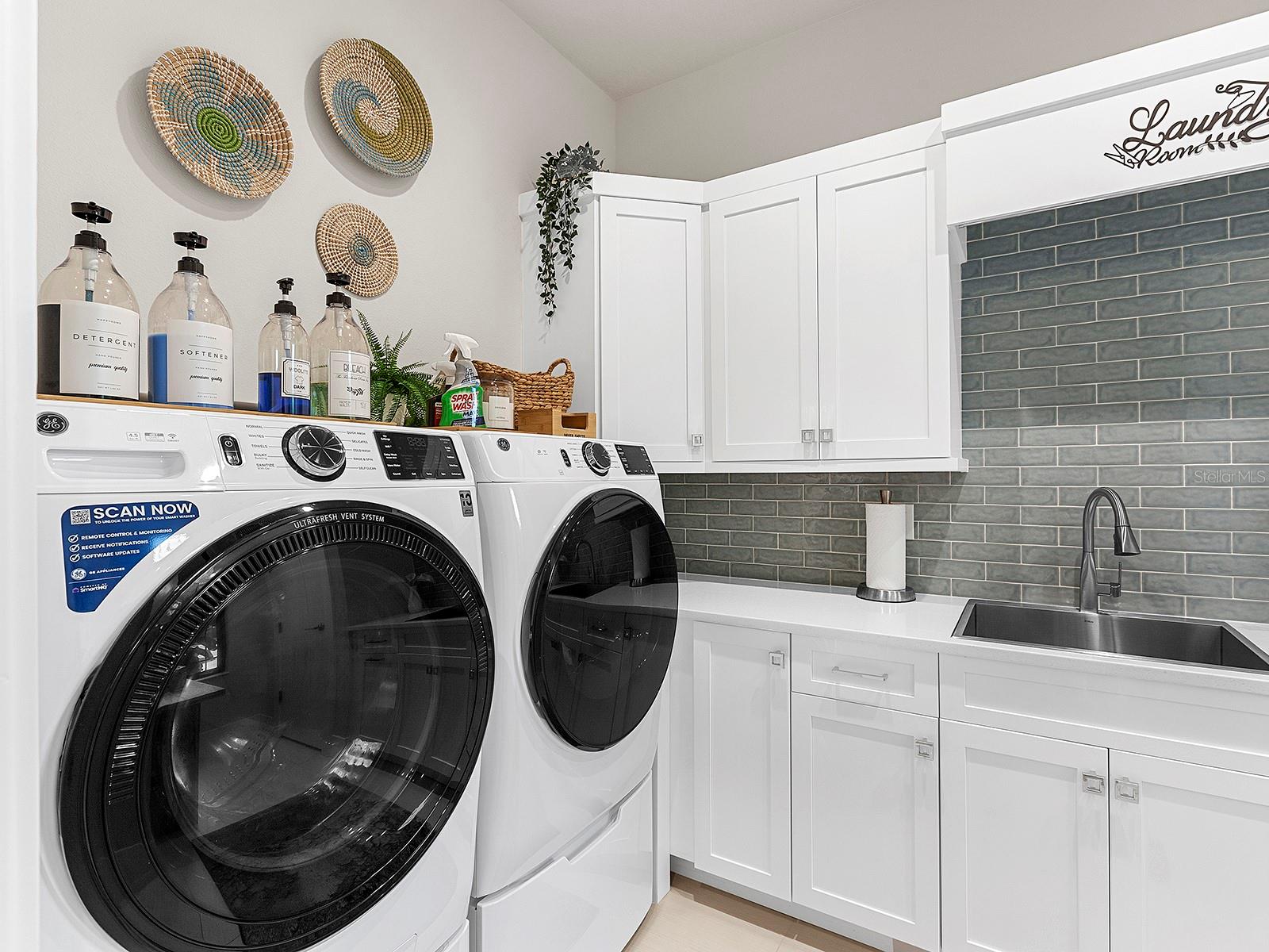 FOUNDERS CLUB - Residential