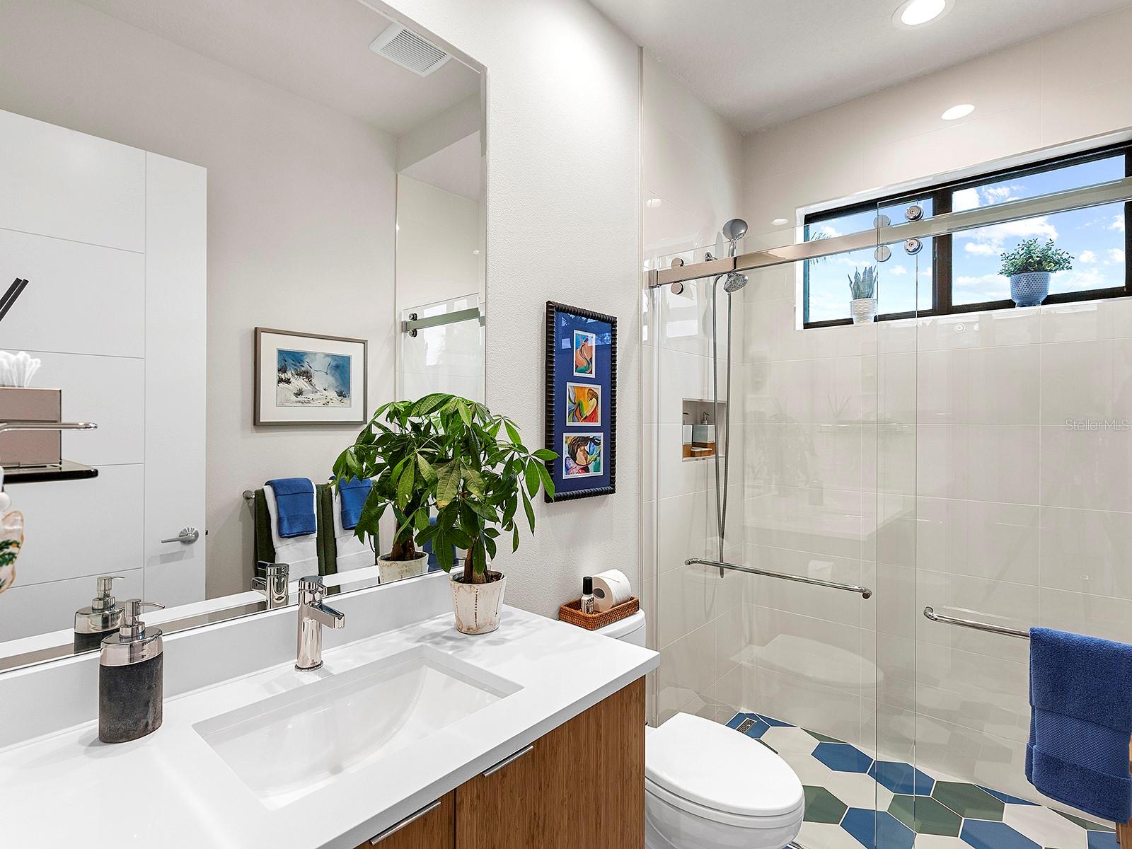 FOUNDERS CLUB - Residential