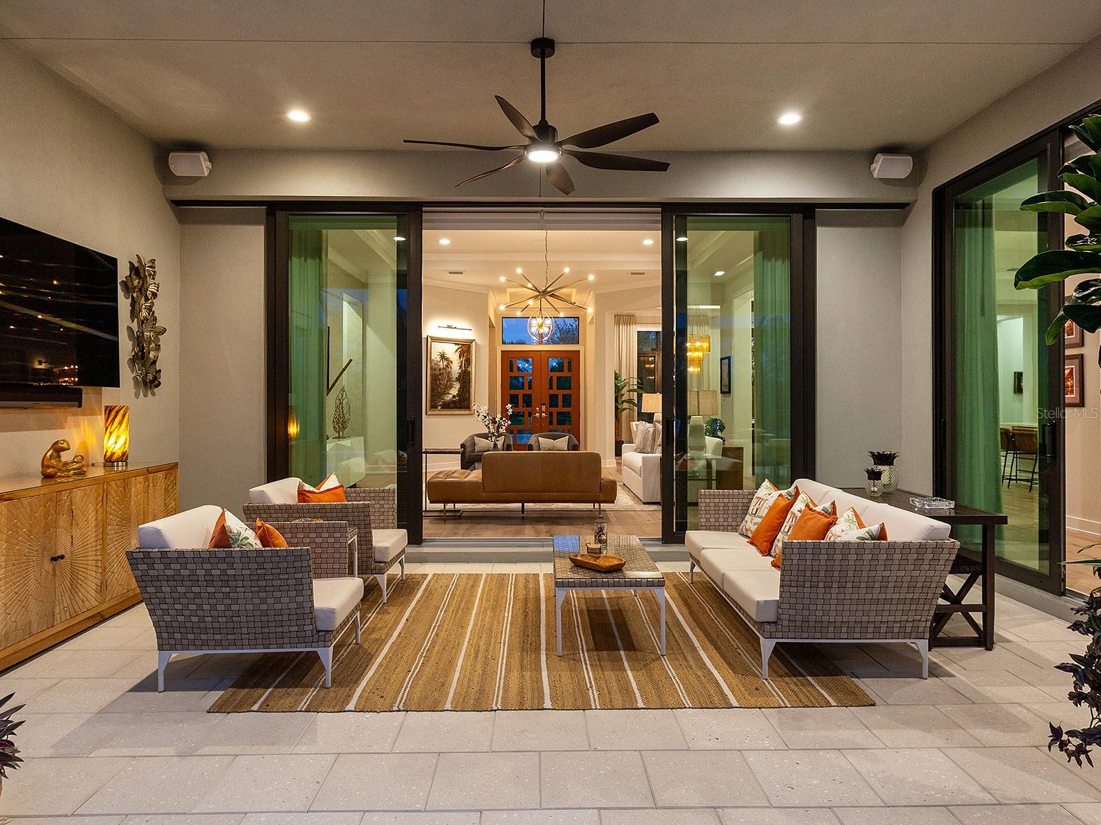 FOUNDERS CLUB - Residential