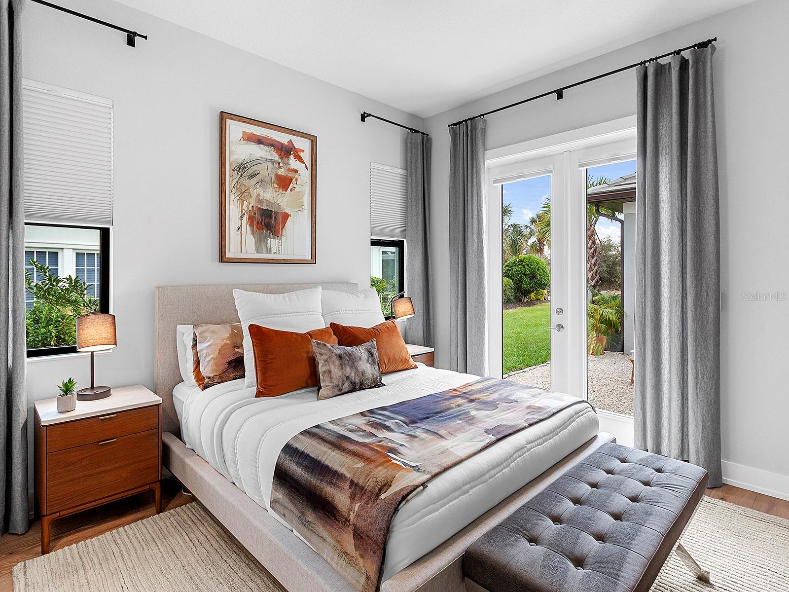 FOUNDERS CLUB - Residential